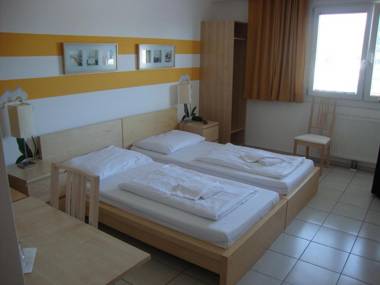 Lenas Donau Hotel