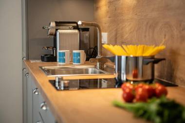 Jimmy's Apartments Dandelion