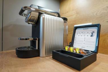 Jimmy's Apartments Dandelion