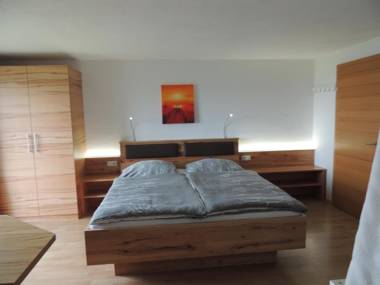 Ferienwohnungen Schöbringer