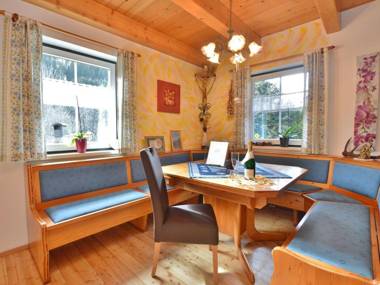 Beautiful Chalet with Infrared Sauna in Stadi an de Mur