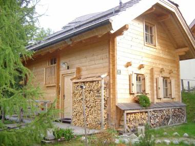 Pretty Chalet in Turracherhhe with 2 Saunas near Lake