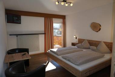 Hotel Pension Tyrol