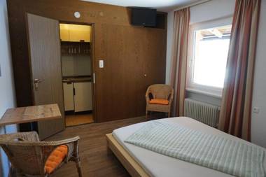 Hotel Pension Tyrol