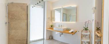 Alpine Appartement Top 3 by AA Holiday Homes