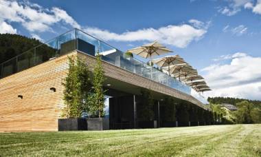 Landhotel Schönberghof & Gästehaus Enzinger