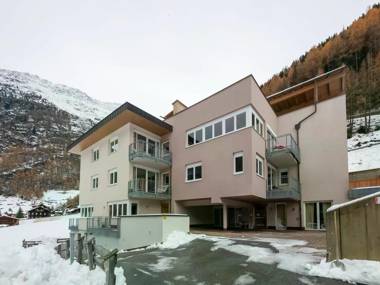 Apartment in Zwieselstein (Sölden) with balcony 2 bedrooms and 2 showers.