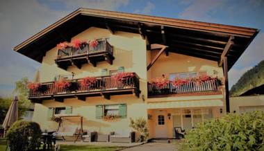 Alpenlandhaus Menardi