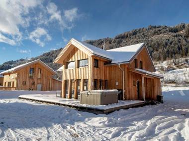 Luxurious Chalet in Murau with outside jacuzzi