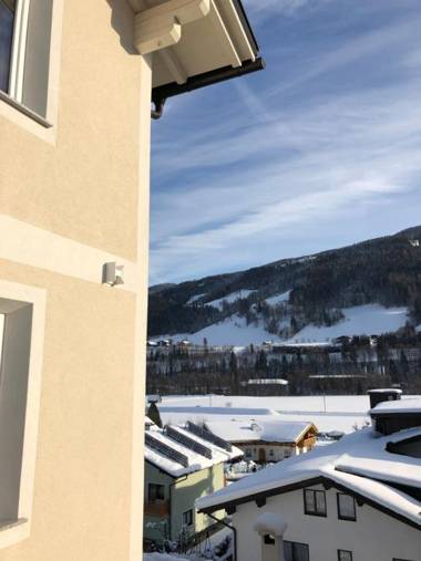 Sunshine Apartments - Great Mountain View