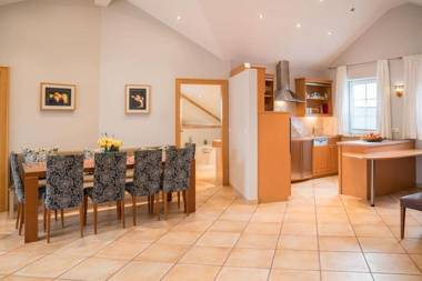 Holiday Apartments by Das Grüne Hotel zur Post - 100 % BIO & Villa Ceconi