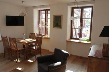 unser rosa Haus für Sie