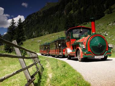 First floor appartment with sealed staircase for extra privacy