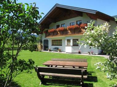 Room in Apartment - Ferienhaus Kahr Appartment Rosbrand