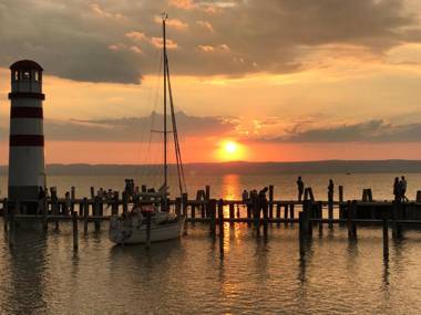 Gästehaus und Weinbau Zur Wiederkehr Strudler