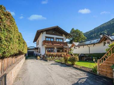 Cozy Apartment in Fulpmes near Ski Area