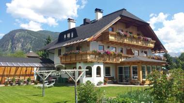 Ferienwohnungen Haus-Holzer