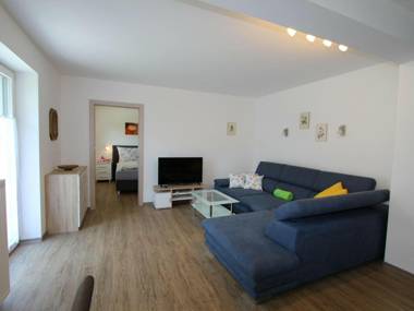 Nice apartment in detached house with large garden close to town centre and ski piste