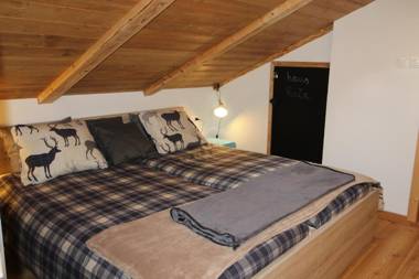 RoZa´s Nest by Isa Badkleinkirchheim