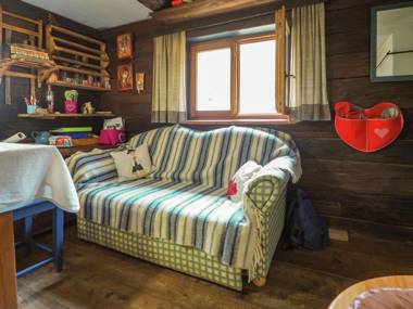 Chalet in Sankt Oswald with Garden BBQ & Parking