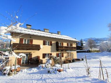 Charming Apartment in Kitzbuhel with Balcony