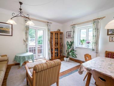 Charming Apartment in Kitzbuhel with Balcony