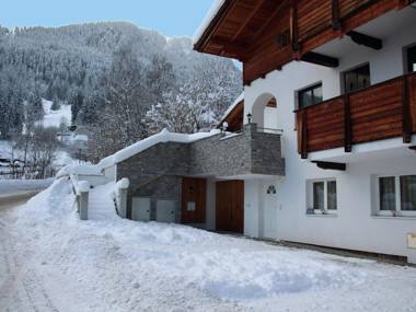 Spacious Apartment in Kitzbuhel near Ski Lift