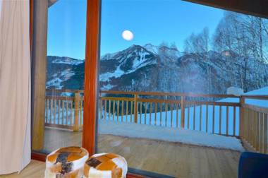 Ski-in / Ski-out Chalet Maiskogel 17c by Alpen Apartments