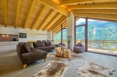 Ski-in / Ski-out Chalet Maiskogel "Bergli" by Alpen Apartments