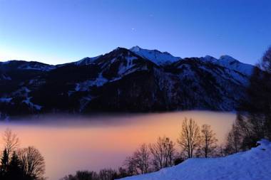 Ski-in / Ski-out Chalet Maiskogel "Bergli" by Alpen Apartments