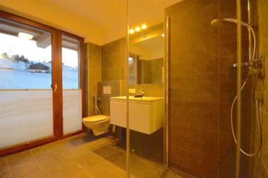 Ski-in / Ski-out Chalet Maiskogel 13b by Alpen Apartments