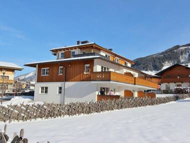 Beautiful Apartment in Kaprun near Ski Lift