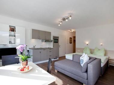 Cozy Apartment with Terrace in Kaprun Slazburg