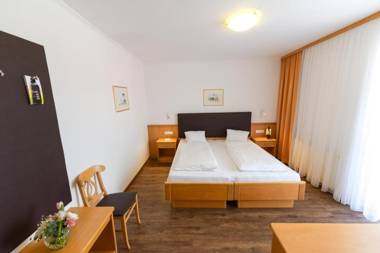 Weingut & Pension zum Seeblick Familie Sattler