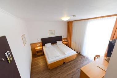 Weingut & Pension zum Seeblick Familie Sattler