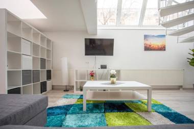 Deluxe Duplex Innsbruck City Apartment