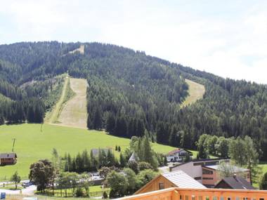 Modern Chalet in Hohentauern near Ski Lift