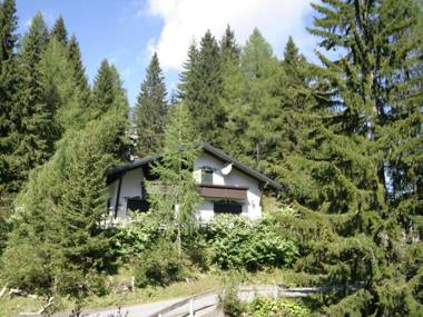 Queitly located chalet near the resort centre of Nassfeld