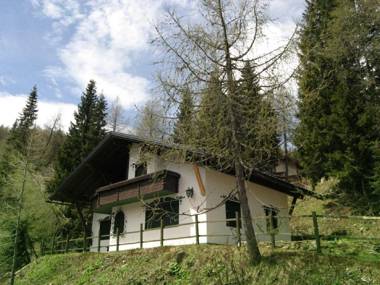 Queitly located chalet near the resort centre of Nassfeld