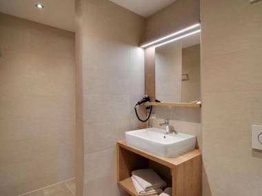 Appealing Apartment in Hart im Zillertal with Sauna