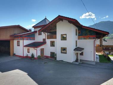 Sunlit Farmhouse near Hochzillertal Ski Area in Tyrol