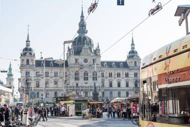 Zum Grazer Uhrturm by ichbucheAT