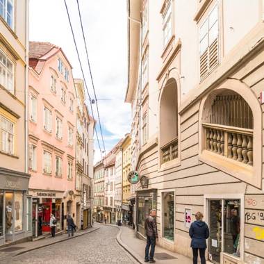 Zum Grazer Uhrturm by ichbucheAT