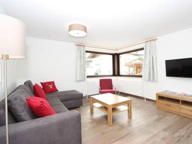 Sunlit Apartment with Infrared Sauna in Fieberbrunn