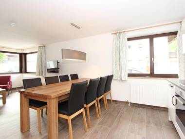 Sunlit Apartment with Infrared Sauna in Fieberbrunn