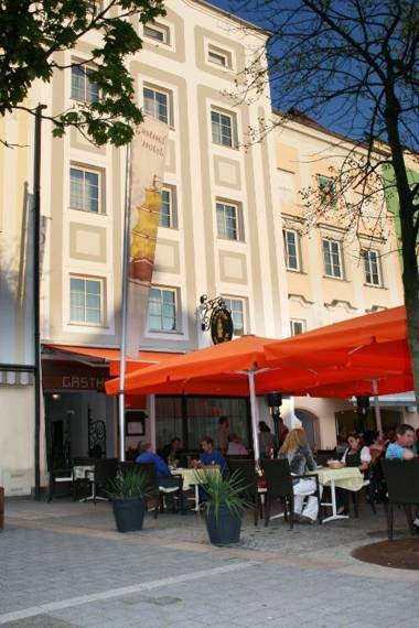 Hotel zum Goldenen Schiff