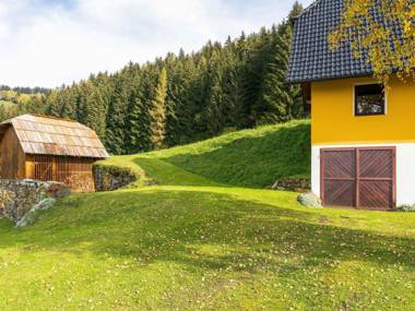 Charming Holiday Home with Garden in Eberstein