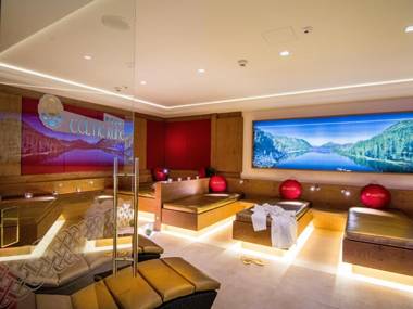 Österreichischer Hof-im Bademantel direkt in die Alpentherme