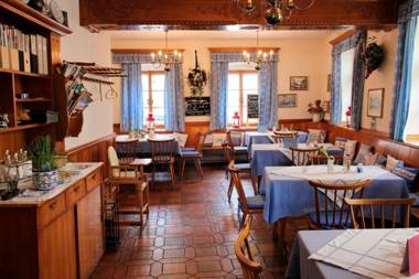 Gasthof Hametner mit Innviertlerhof mit direktem Zugang zur Therme Mediterrana durch unseren Garten!