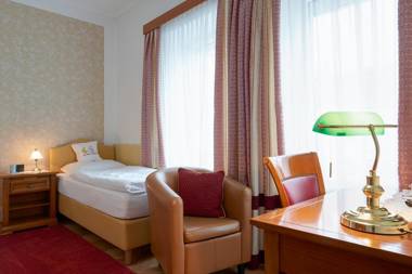 Gasthof Hametner mit Innviertlerhof mit direktem Zugang zur Therme Mediterrana durch unseren Garten!